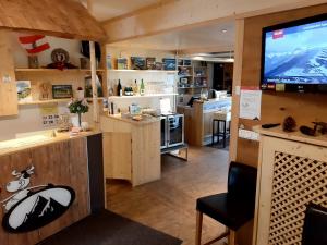 Dapur atau dapur kecil di Alphotel Mittersill # inklusive Sommercard #