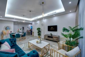 Photo de la galerie de l'établissement Durrani Homes - Arabian luxury at Souk Al Bahar besides Burj Khalifa & Dubai Mall, à Dubaï