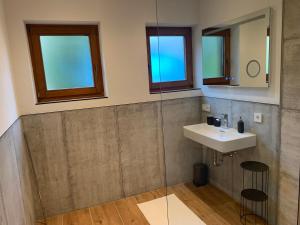 Koupelna v ubytování Appartments Zirbennest