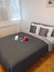 Posteľ alebo postele v izbe v ubytovaní Apartman Sweet penthouse self check-in