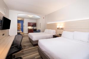 Foto da galeria de Holiday Inn Express Hotel & Suites Grand Blanc, an IHG Hotel em Grand Blanc