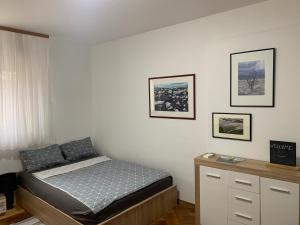 Postel nebo postele na pokoji v ubytování New episode - apartment with private parking