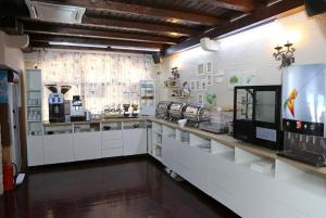 Kuchnia lub aneks kuchenny w obiekcie Hotel Delfin