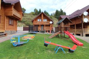 Zona de joacă pentru copii de la Садиба Панська