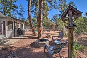 Zahrada ubytování Peaceful Deck and Fire Pit Payson Home!