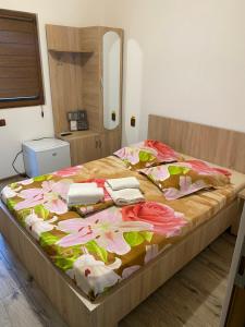 Postel nebo postele na pokoji v ubytování Vila Krystal + 37 fotografií