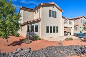 Foto da galeria de Utah Home with Pool and Hot Tub Access, Mtn Views! em Santa Clara