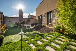 Vonkajšia záhrada v ubytovaní La Ren Lecrés Apartamento piscina jardin