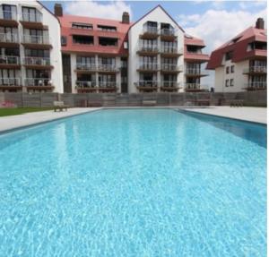 Hồ bơi trong/gần Stella Di Mare