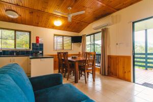 Kuchyň nebo kuchyňský kout v ubytování Big4 Port Douglas, Glengarry Holiday Park