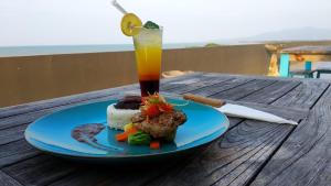 Makanan di atau berdekatan hotel