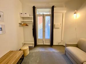 Central and Convenient Studio in Monacoにあるシーティングエリア