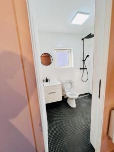 Ванна кімната в Master Adventure Guest House