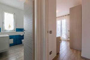 A bathroom at Ionio apartment