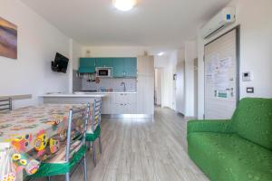 Kuchyňa alebo kuchynka v ubytovaní Tirreno apartment