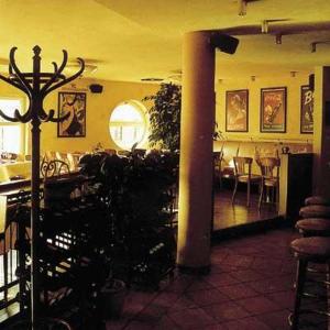 Ein Restaurant oder anderes Speiselokal in der Unterkunft Hotel Stadt Naumburg 