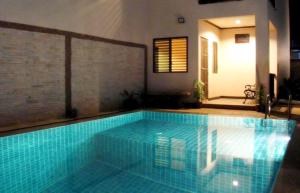 Bazén v ubytování Andaman House SHA Plus nebo v jeho okolí