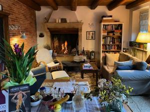 A seating area at Relais Valpolicella B&B