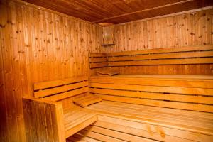 Zdjęcie z galerii obiektu Palac Mortegi Hotel & SPA- Restauracja Szlachecka, SPA, Basen, Sauny, Jazda Konna, Mini Zoo- Luksus, Relaks i Przyroda w jednym! w mieście Lubawa