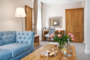 Część wypoczynkowa w obiekcie Palac Mortegi Hotel & SPA- Restauracja Szlachecka, SPA, Basen, Sauny, Jazda Konna, Mini Zoo- Luksus, Relaks i Przyroda w jednym!