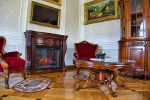 Część wypoczynkowa w obiekcie Palac Mortegi Hotel & SPA- Restauracja Szlachecka, SPA, Basen, Sauny, Jazda Konna, Mini Zoo- Luksus, Relaks i Przyroda w jednym!