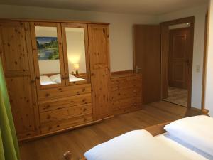 A bed or beds in a room at Ferienwohnung Thöny Vandans
