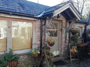 Gallery image of Oak Frame Studio in Kirkby Stephen