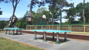 Stolní tenis v ubytování Mobil home climatisé Carnac nebo okolí