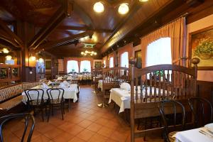 Restaurace v ubytování Hiša Ančka, Šenčur - 3 min to the Airport