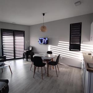 TV i/ili multimedijalni sistem u objektu Apartman Riboškić Divčibare 2