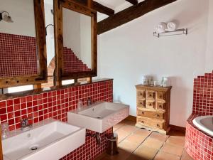 Kúpeľňa v ubytovaní La Figuerola Hotel & Restaurant