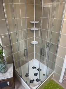 Un baño de FeWo by Toni 8 fotos más