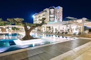 Bazén v ubytování Mec Paestum Hotel nebo v jeho okolí