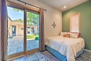 Cama o camas de una habitación en Docs Retreat in Ruidoso Downs with Mtn Views