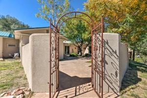 Imagen de la galería de Docs Retreat in Ruidoso Downs with Mtn Views, en Ruidoso Downs