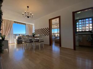 Dining area sa apartment