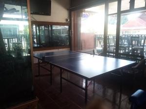 Stolní tenis v ubytování BEN & LEK GUESTHOUSE nebo okolí