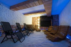 TV a/nebo společenská místnost v ubytování Balia Spa & Wellness