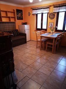 Kuchyň nebo kuchyňský kout v ubytování Dráchovský apartmán a vejminek