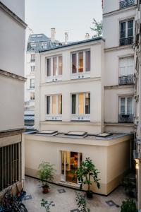 Gallery image of Edgar Suites Notre-Dame - Lagrange in Paris