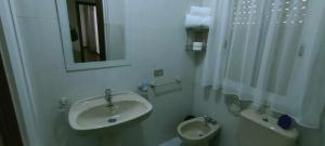 Koupelna v ubytování Apartamento de 4 habitaciones en el Centro de Monforte