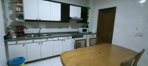 Kuchyň nebo kuchyňský kout v ubytování Apartamento de 4 habitaciones en el Centro de Monforte