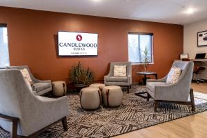 Posezení v ubytování Candlewood Suites East Lansing by IHG