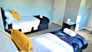 Gallery image of Spacious 3 bed house, great for FAMILIES and CONTRACTORS, sleeps 5 plus FREE Parking - Triumph Serviced Accommodation Wolverhampton in Wolverhampton