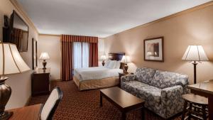 Postel nebo postele na pokoji v ubytování Best Western PLUS Morristown Inn-Florham Park + 25 fotografií