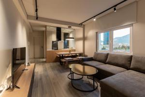 Posezení v ubytování Night Inn Tirana