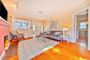 Gallery image of Charming Hillcrest Craftsman in San Diego