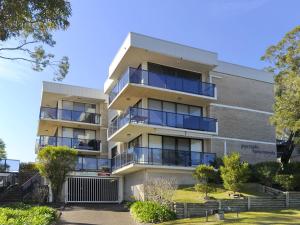 Gallery image of Portside Unit 12 1 Donald Street in Nelson Bay
