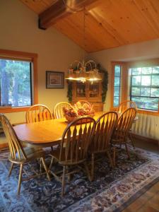 Gallery image of Donner Lake Inn B&B in Truckee