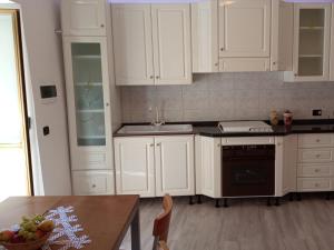 Dapur atau dapur kecil di Entire flat, independent entrance, 20 mins to BGY - Bergamo Milan airport